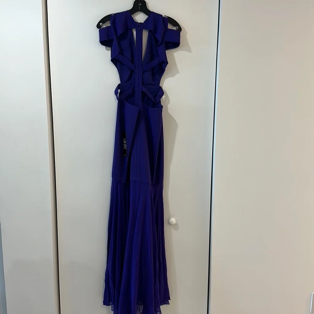 NWT BCBGMaxAzria Ava Cut Out Gown - Picture 8 of 14